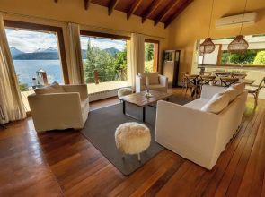 Rent Up -Casa junto al lago Nahuel Huapi