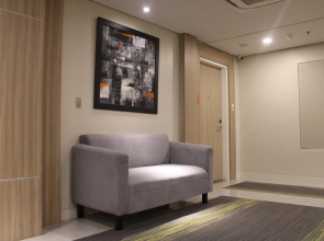 A2J Luxury Balcony BGC Suite Near SM AURA Taguig