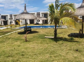 Lovely new built 2-bedroom duplex with shared pool