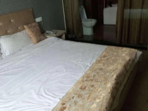 Mengcheng Express Inn