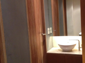 5ive Beach House Hotel