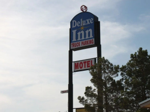Deluxe Inn Motel