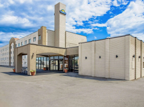 Days Inn & Conference Centre by Wyndham Cranbrook
