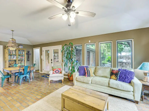 Del Rio Home w/ Large Yard, BBQ + Fireplace!