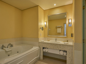 Отель Salalah Gardens Hotel Managed by Safir Hotels & Resorts