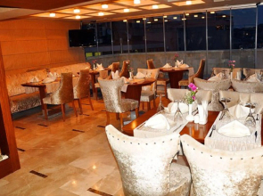 Royce Hotel
