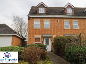 Syster Properties- Leicester Large 3 double bedroom Home