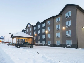 Lakeview Inns & Suites - Fort Nelson