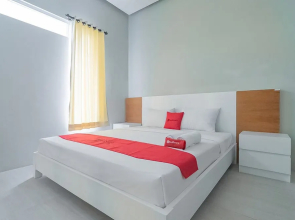 RedDoorz Resort Syariah @ Idelansia Homestay Ciater