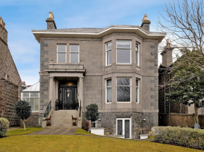 Chic and Contemporary Aberdeen Home Near to Hazlehead Park