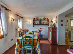 Cozy Detached House, Wide Garden, Wifi