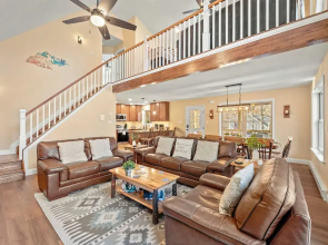 Stephen Way by Avantstay Hot Tub Game Room Albrightsville