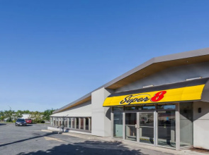 Super 8 Kirkland Lake