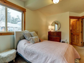 The Bend House 3 Bedroom Home by RedAwning