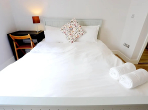 Birmingham Postbox Premier Home Stay