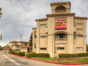 Good Nite Inn Fremont