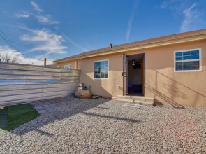 Sunlit Albuquerque Retreat: 3 Mi to Old Town!