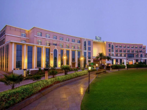 The Gaurs Sarovar Premiere