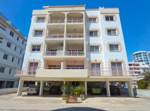 Luxury private rooms -SEA VIEW, NETFLIX, GYM- 5 Min from beach! - private room in shared apartment