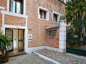 CaLucatello TownHouse
