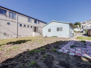 Pet-friendly Cayucos Home: Walk to Public Beach!