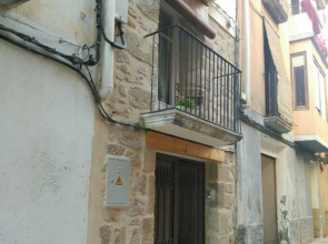 House With 3 Bedrooms in Maella, With Wonderful City View and Furnishe