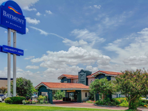 Baymont by Wyndham Austin University Area