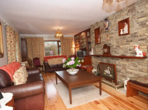 Alderhaven Country Home