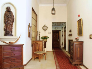 International au Lac Historic Lakeside Hotel