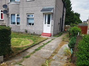 3 Bedroom Apartment Near King's Park