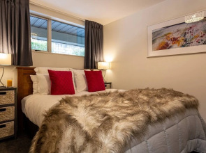 Central City Apartment with Parking & Great Views