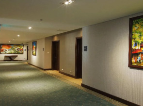 Central Palace Hotel