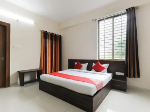 La Flora by OYO Rooms