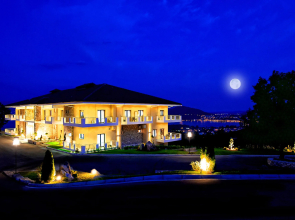 Enastron View Hotel