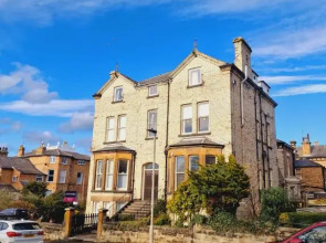 The Pink Bath Pad - 3 bedroom seaside apartment Pets allowed New