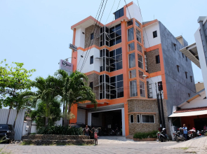 OYO 1251 Residence 8