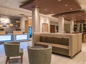 Holiday Inn Express & Suites Farmville by IHG