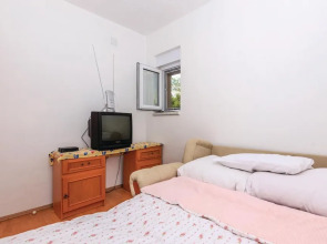 Amazing Apartment in Grizane With 3 Bedrooms