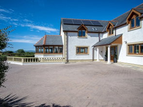 Knights Rest - 4 Bedroom - Princes Gate