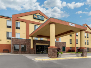 Quality Inn & Suites Lenexa Kansas City