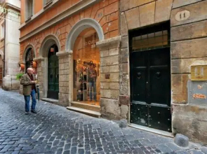 Pantheon charming apartment