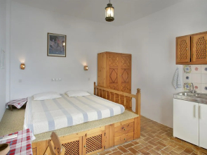 Melenos Apartments & Studios