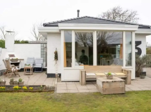 Quiet Home with Garden near Beach & Center
