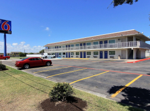 Motel 6 Corpus Christi, TX - East - North Padre Island