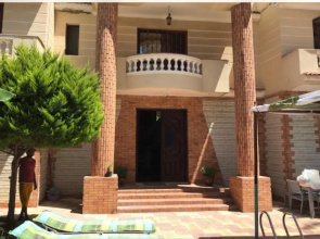 4 Bedroom superior family villa with private pool, 5 min from beach Abu Talat