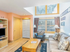 Cimarron Lodge 27 by Avantstay Ski-in/ski-out Property in Complex w/ Two Hot Tubs! Permit#10026