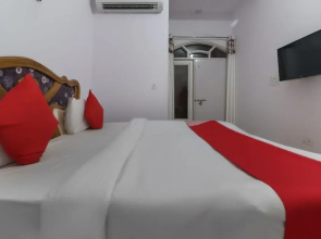 OYO 49701 Abhi Residency White House