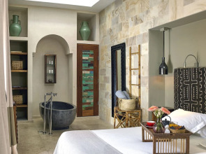 The Giri Residence Hotel & Spa