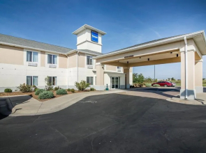 Rodeway Inn & Suites