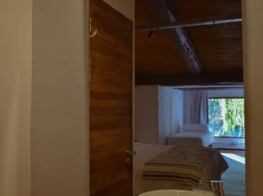 La Misión Guest House